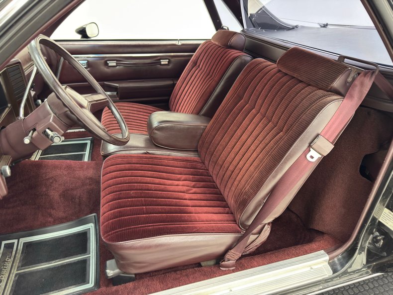 Chevrolet-El-camino-1985-Black-Burgundy-15