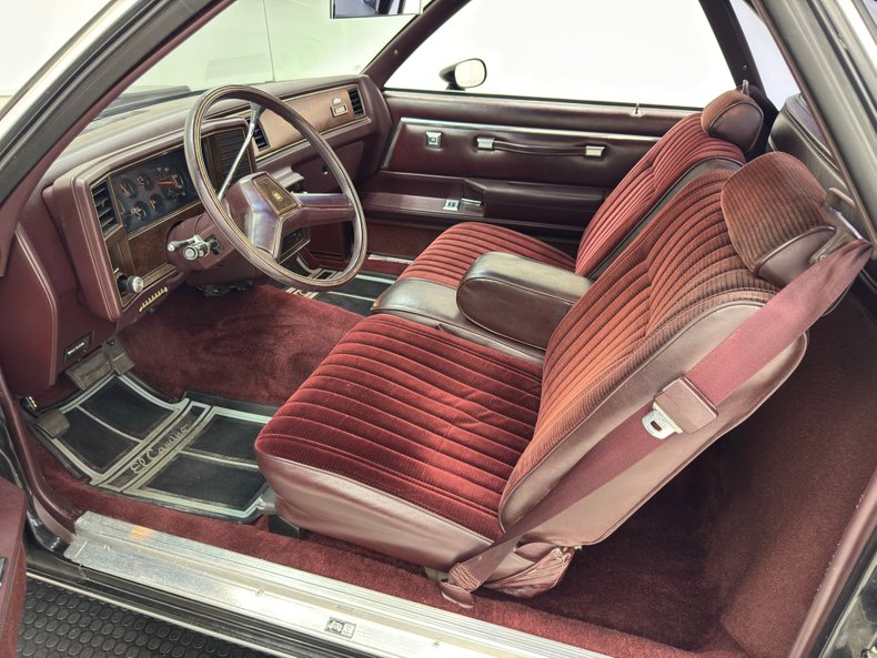 Chevrolet-El-camino-1985-Black-Burgundy-16
