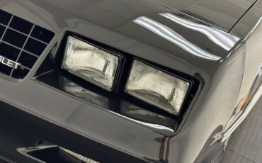 Chevrolet-El-camino-1985-Black-Burgundy-25