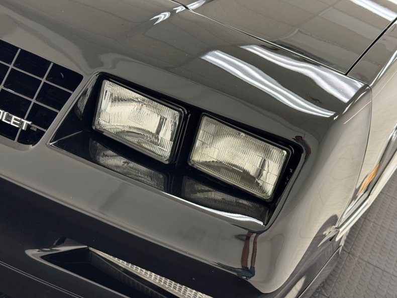 Chevrolet-El-camino-1985-Black-Burgundy-25