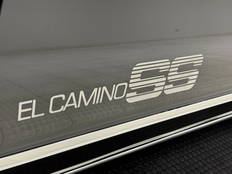 Chevrolet-El-camino-1985-Black-Burgundy-28