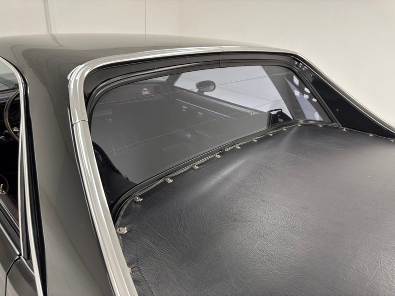 Chevrolet-El-camino-1985-Black-Burgundy-30