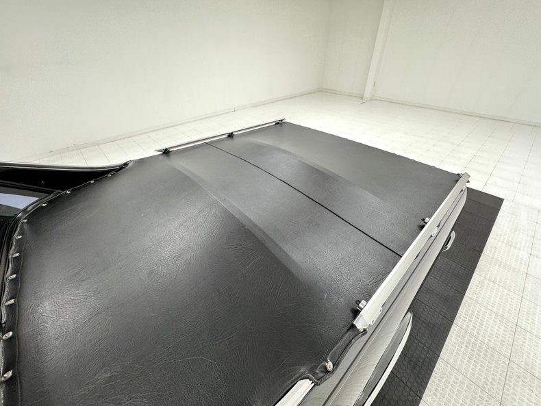 Chevrolet-El-camino-1985-Black-Burgundy-31