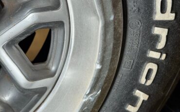 Chevrolet-El-camino-1985-Black-Burgundy-37