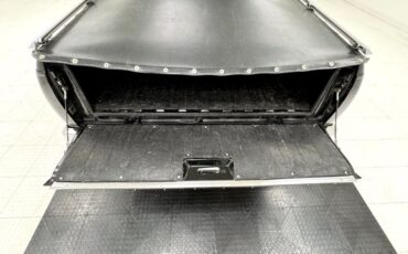 Chevrolet-El-camino-1985-Black-Burgundy-38