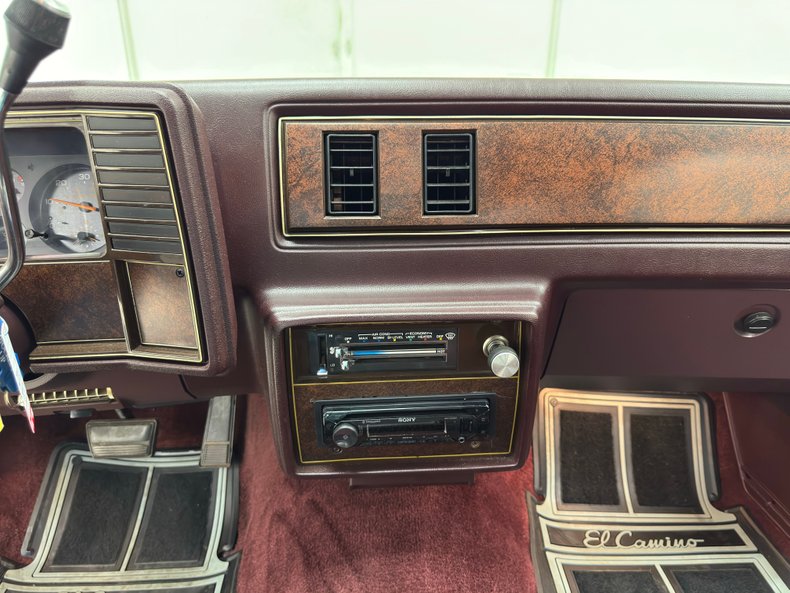 Chevrolet-El-camino-1985-Black-Burgundy-44