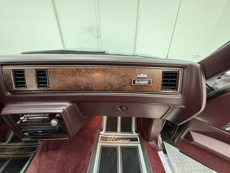 Chevrolet-El-camino-1985-Black-Burgundy-45