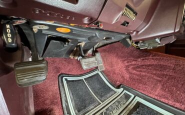 Chevrolet-El-camino-1985-Black-Burgundy-47