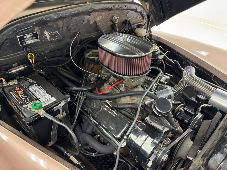 Chevrolet-Fleetline-1947-Pale-Yellow-Tan-10