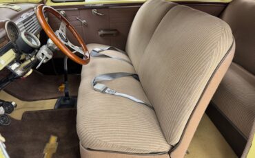 Chevrolet-Fleetline-1947-Pale-Yellow-Tan-15