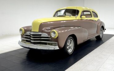 Chevrolet-Fleetline-1947-Pale-Yellow-Tan-16