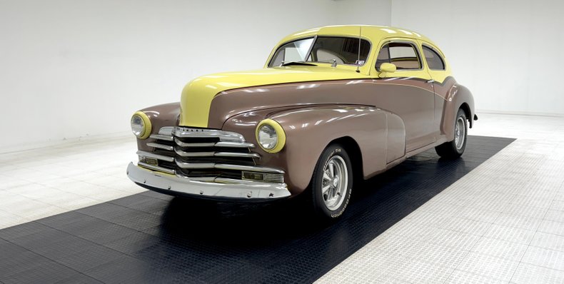 Chevrolet-Fleetline-1947-Pale-Yellow-Tan-16