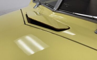 Chevrolet-Fleetline-1947-Pale-Yellow-Tan-18