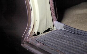 Chevrolet-Fleetline-1947-Pale-Yellow-Tan-20