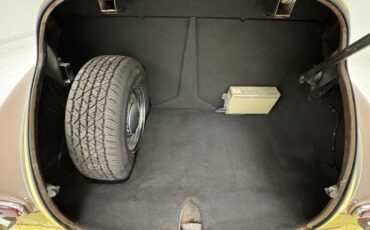 Chevrolet-Fleetline-1947-Pale-Yellow-Tan-30