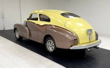 Chevrolet-Fleetline-1947-Pale-Yellow-Tan-32