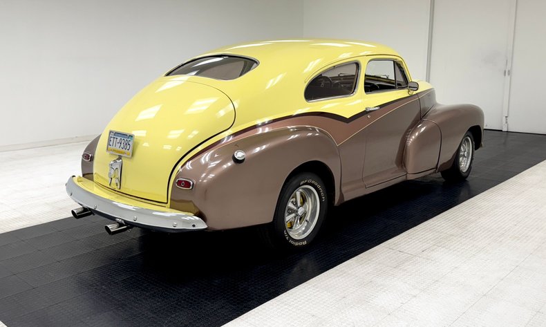 Chevrolet-Fleetline-1947-Pale-Yellow-Tan-34