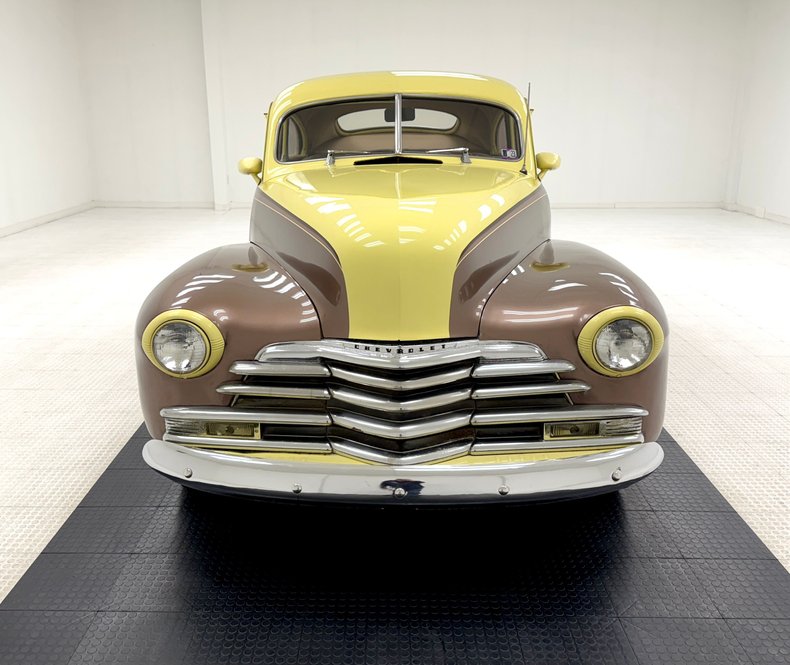 Chevrolet-Fleetline-1947-Pale-Yellow-Tan-35