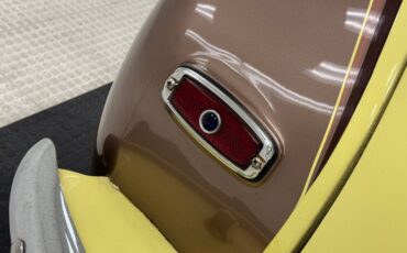 Chevrolet-Fleetline-1947-Pale-Yellow-Tan-40