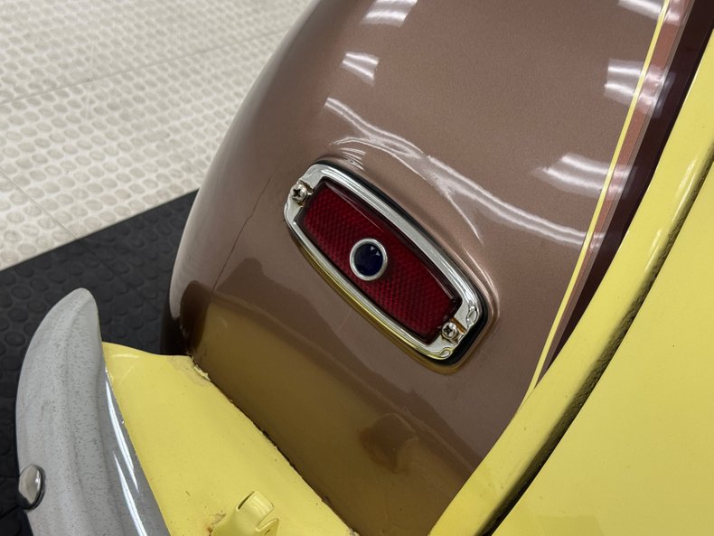 Chevrolet-Fleetline-1947-Pale-Yellow-Tan-40