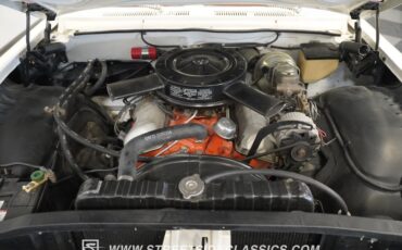 Chevrolet-Impala-1961-Ermine-White-Red-33