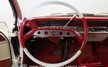 Chevrolet-Impala-1961-Ermine-White-Red-40