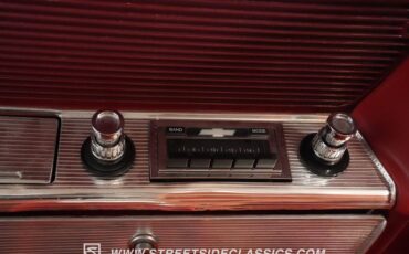 Chevrolet-Impala-1961-Ermine-White-Red-43