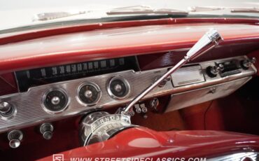 Chevrolet-Impala-1961-Ermine-White-Red-44