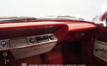 Chevrolet-Impala-1961-Ermine-White-Red-45