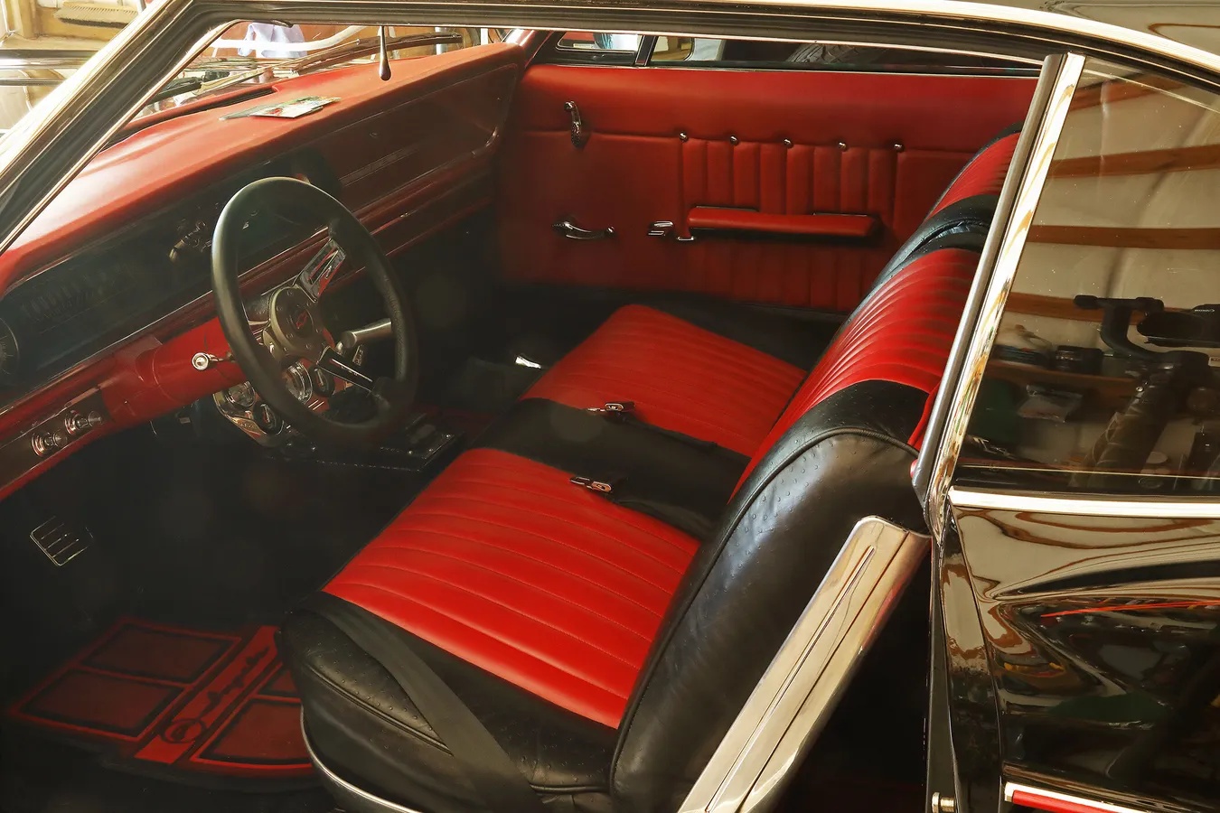 Chevrolet-Impala-1965-Black-W-Red-2