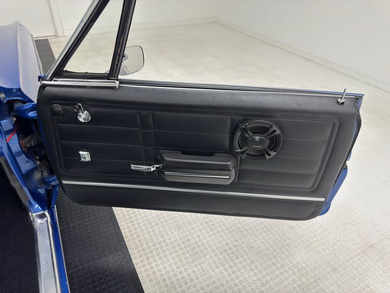 Chevrolet-Impala-1968-Medium-Blue-Metallic-Black-49