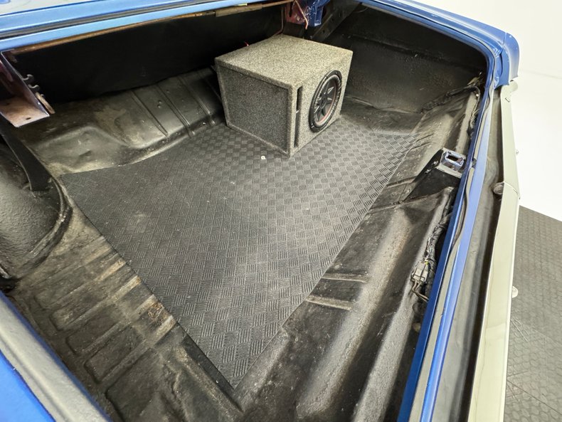 Chevrolet-Impala-1968-Medium-Blue-Metallic-Black-83