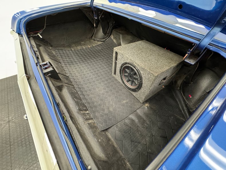 Chevrolet-Impala-1968-Medium-Blue-Metallic-Black-85