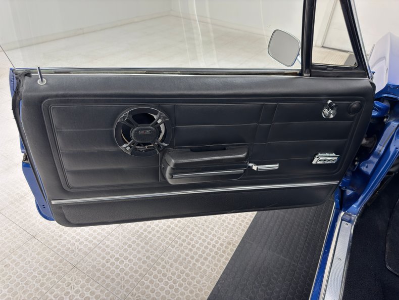 Chevrolet-Impala-1968-Medium-Blue-Metallic-Black-86