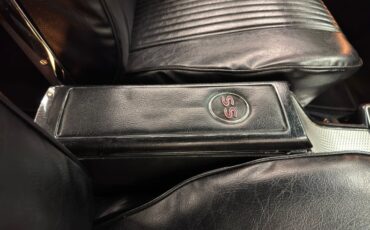 Chevrolet-Impala-ss-1964-Maroon-Metallic-Black-40