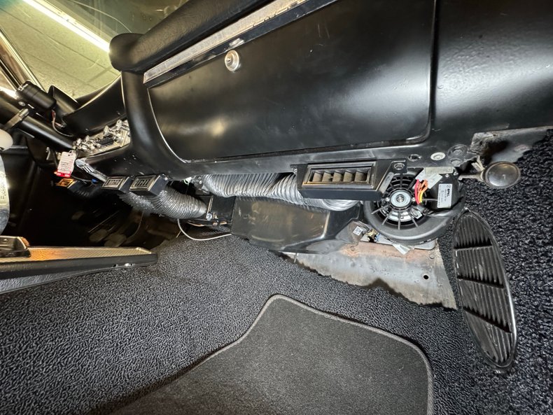 Chevrolet-Impala-ss-1964-Maroon-Metallic-Black-42