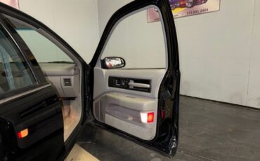 Chevrolet-Impala-ss-1995-Black-Gray-1