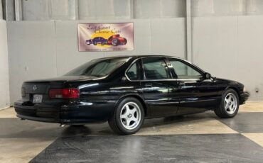 Chevrolet-Impala-ss-1995-Black-Gray-13