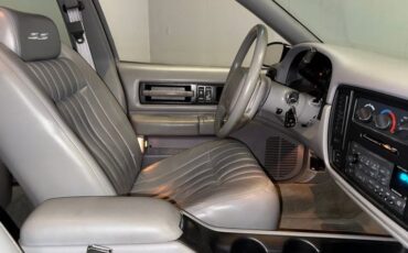 Chevrolet-Impala-ss-1995-Black-Gray-17