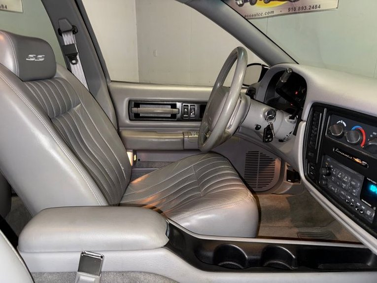 Chevrolet-Impala-ss-1995-Black-Gray-17