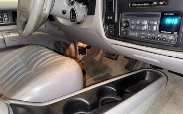 Chevrolet-Impala-ss-1995-Black-Gray-18