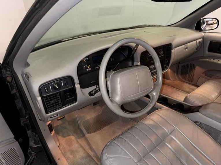 Chevrolet-Impala-ss-1995-Black-Gray-25