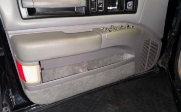 Chevrolet-Impala-ss-1995-Black-Gray-26