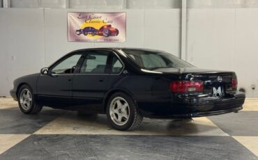 Chevrolet-Impala-ss-1995-Black-Gray-3
