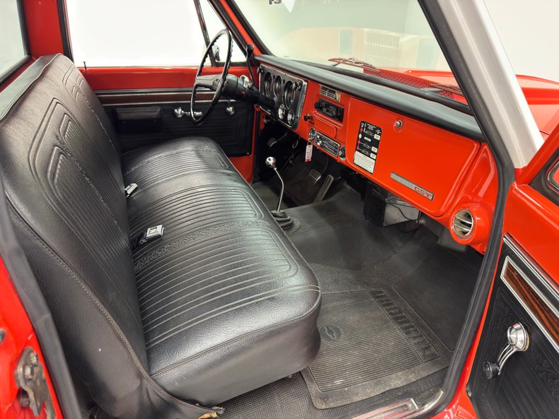 Chevrolet-K10-1970-Hugger-Orange-Black-3