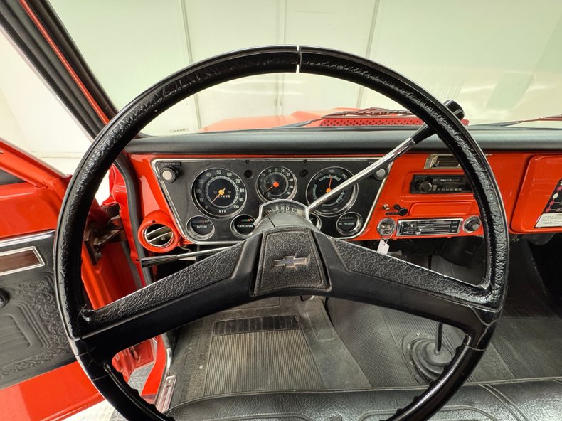 Chevrolet-K10-1970-Hugger-Orange-Black-4