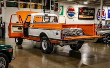 Chevrolet-K10-1972-Tangier-Orange-amp-Fro-Black-amp-White-Hounds-1
