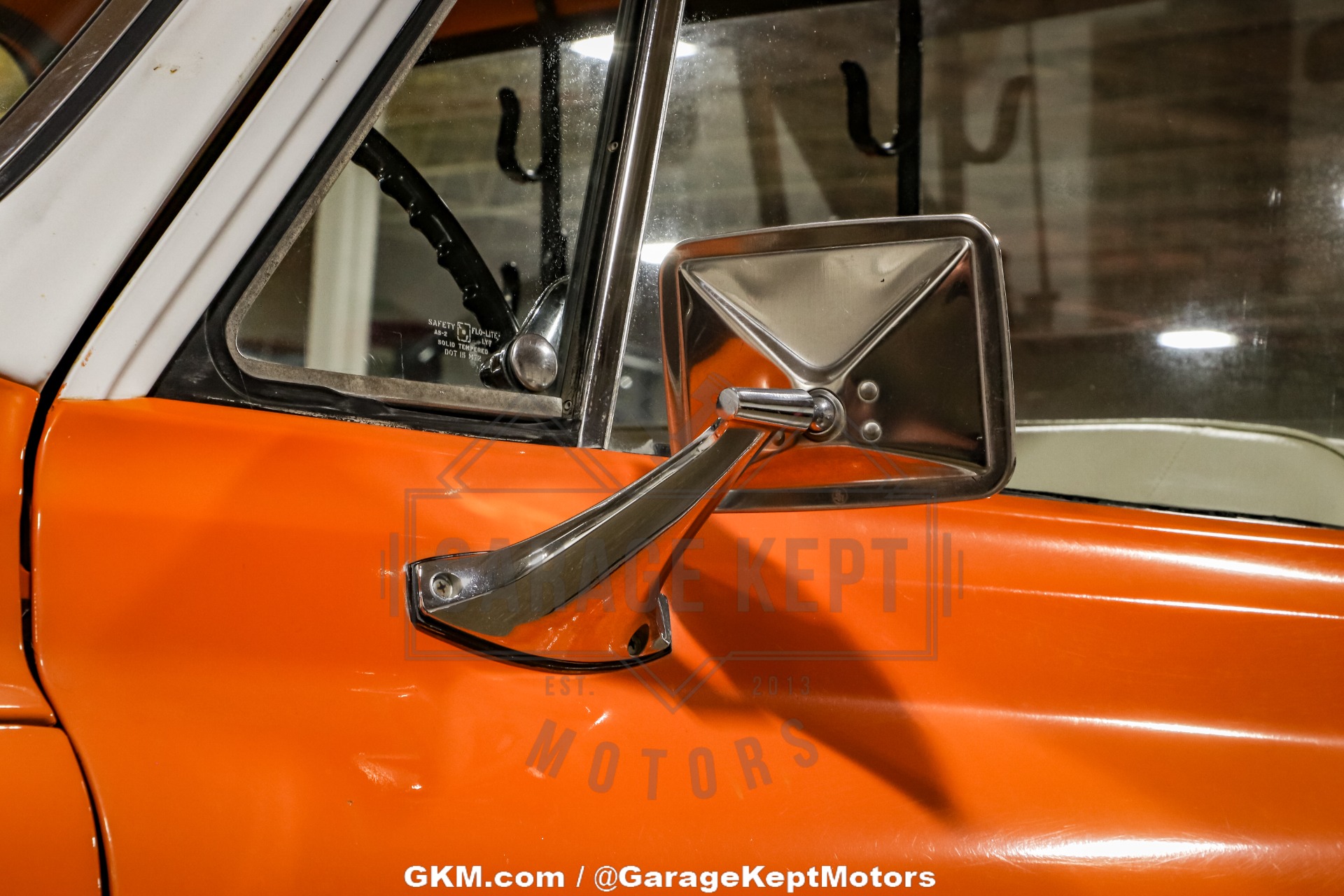Chevrolet-K10-1972-Tangier-Orange-amp-Fro-Black-amp-White-Hounds-11