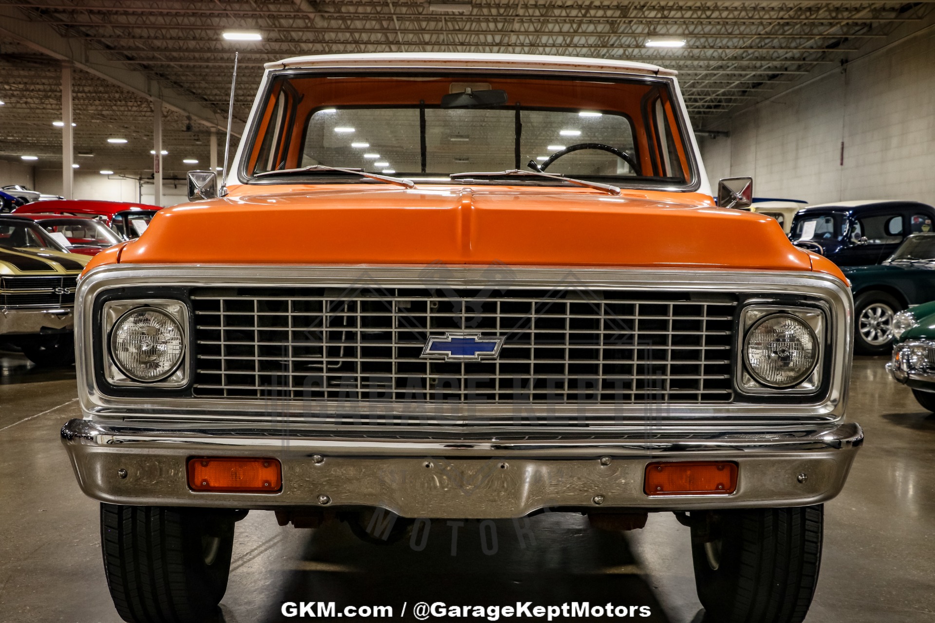 Chevrolet-K10-1972-Tangier-Orange-amp-Fro-Black-amp-White-Hounds-28