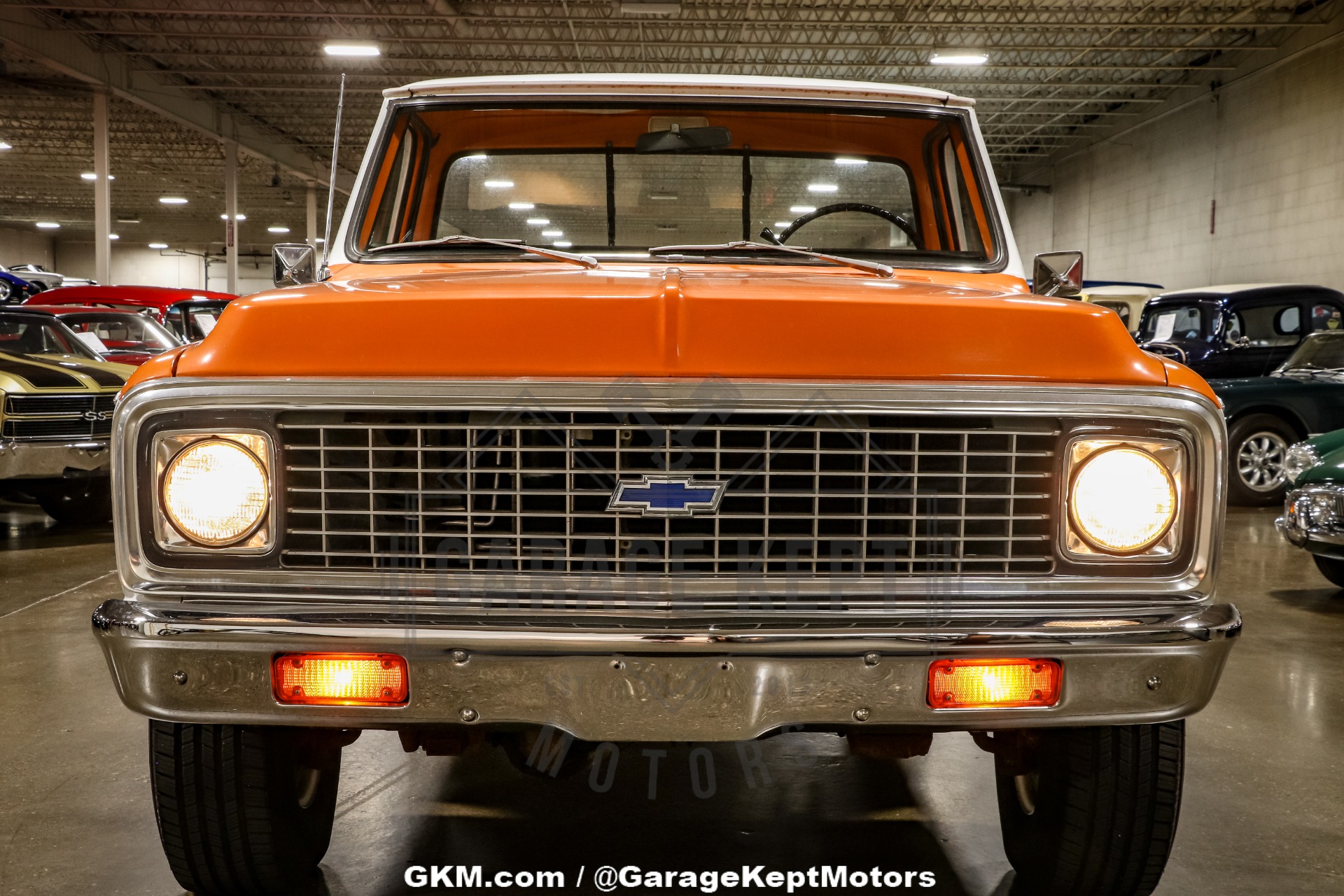 Chevrolet-K10-1972-Tangier-Orange-amp-Fro-Black-amp-White-Hounds-29